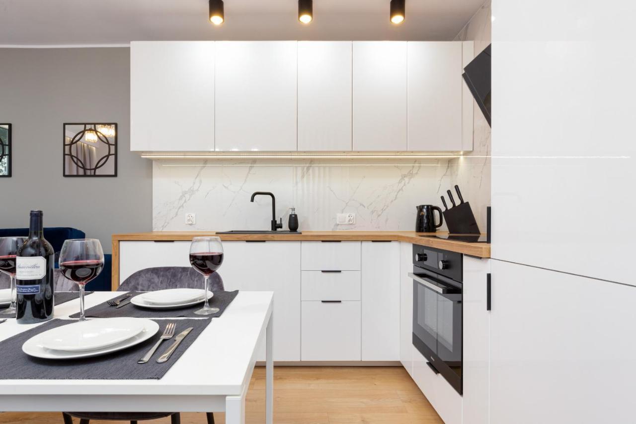 Beautiful Two-Bedroom Apartment Warsaw Bielany By Noclegi Renters Bagian luar foto