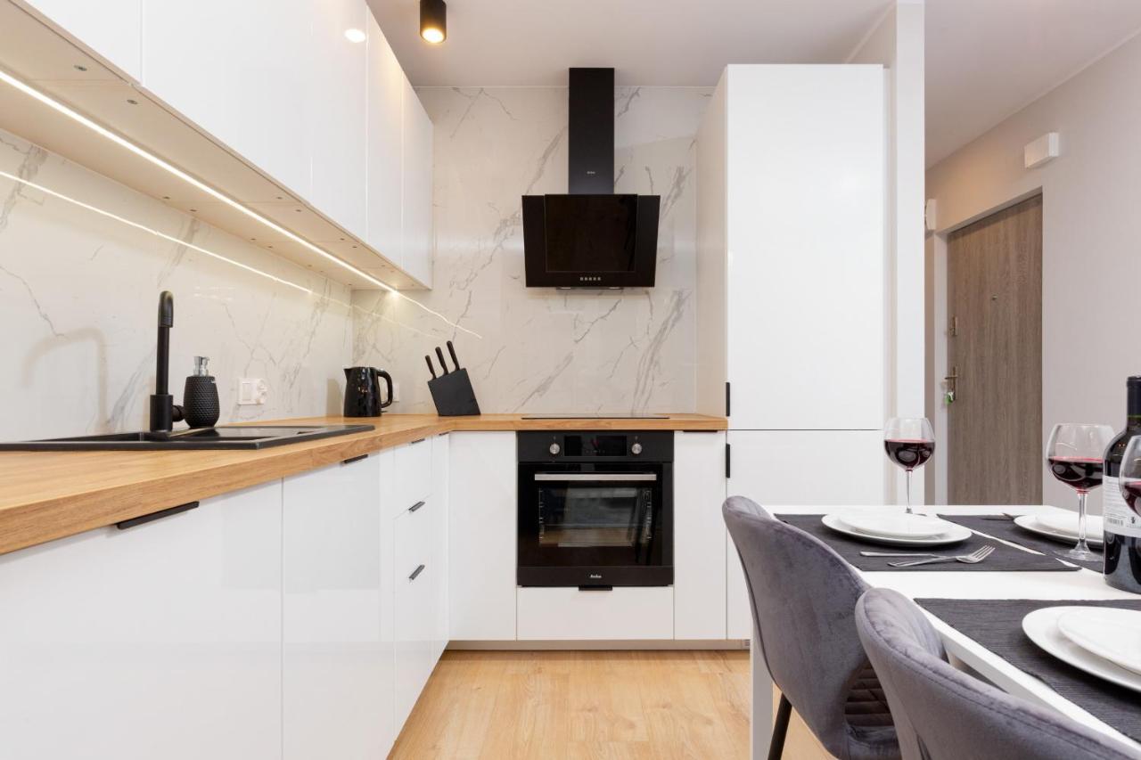 Beautiful Two-Bedroom Apartment Warsaw Bielany By Noclegi Renters Bagian luar foto